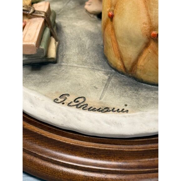 Giuseppe Armani 9" Figurine, “Boy Putting on Sock” – Florence Collection, Italy - Picture 6 of 15